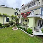 https://apartments-and-rooms-grand-palazzo.hotels-budva.com/