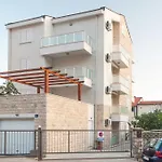 https://apartments-and-rooms-grand-palazzo.hotels-budva.com/